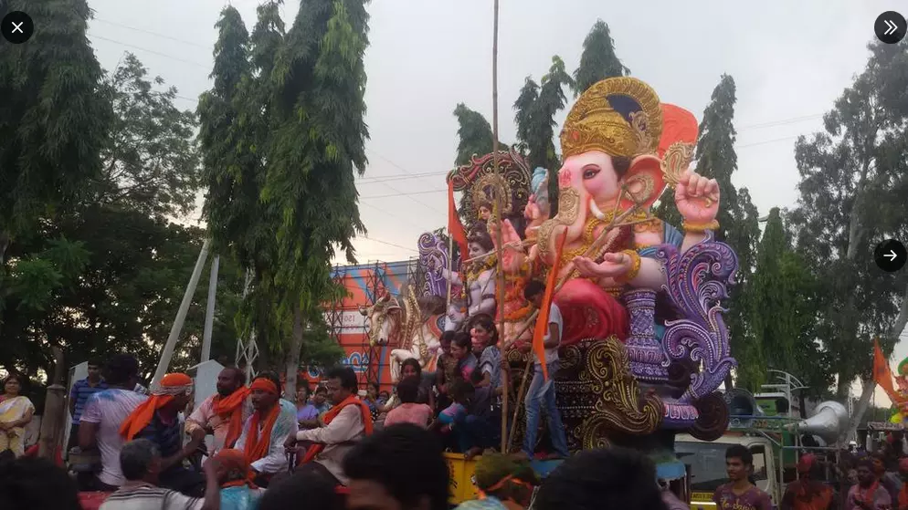 Ganesh immersion: Pomp of the city dims bazaars of Hyderabad, still shop-keepers joyous