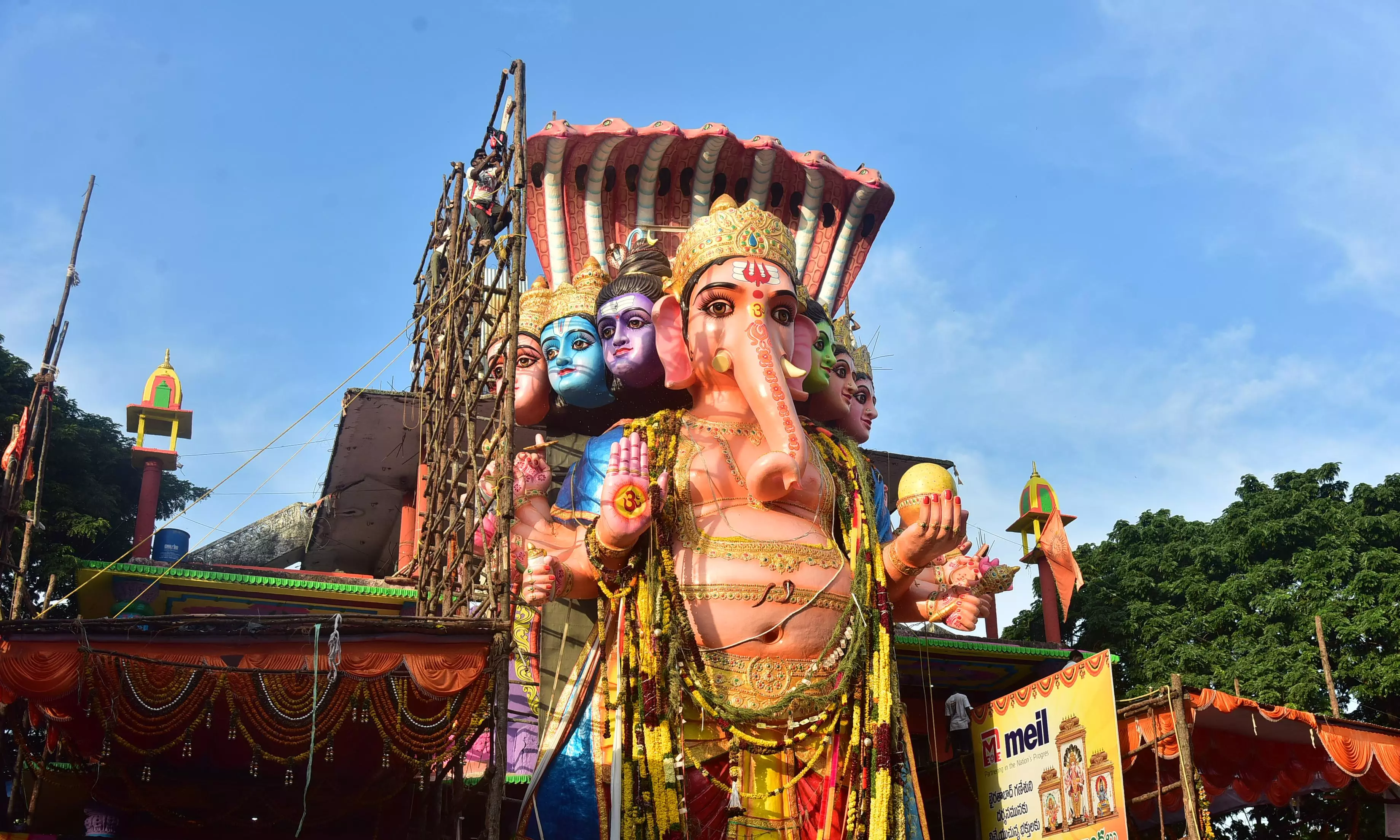 Muslim Crane Operators, Christian Cooks Take Centre Stage at Ganesh Immersions