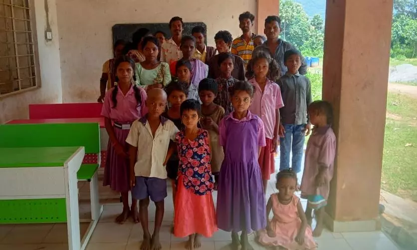 Andhra Pradesh: Lack of Teacher, MDM Hits Education of Tribal Children.