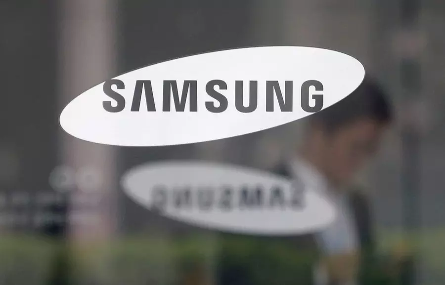 Samsung May Launch Rollable Phone Next Year