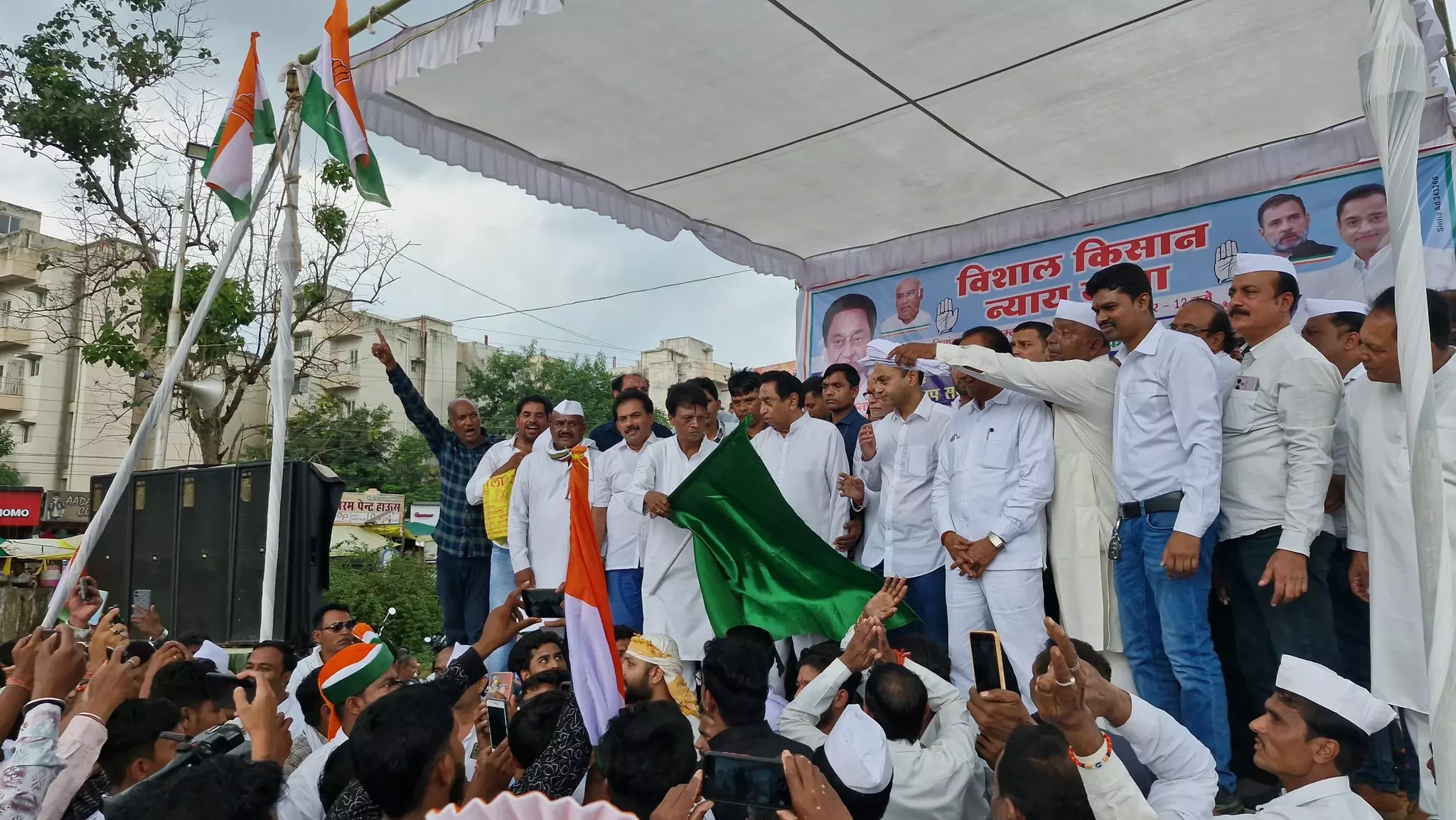 Madhya Pradesh: Congress holds kisan nyay yatra for hike in soybean MSP