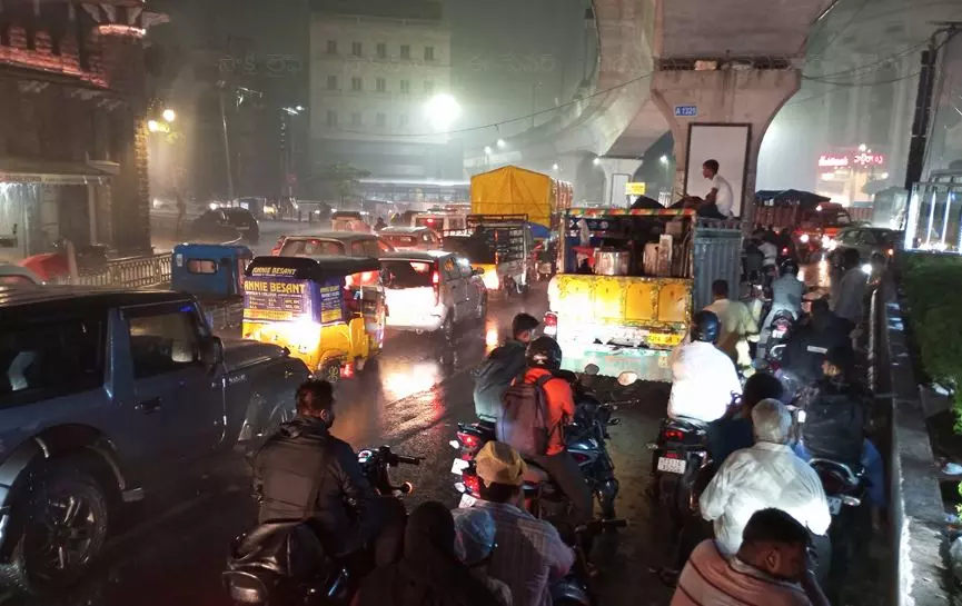 Heavy Rains Bring City to a Standstill