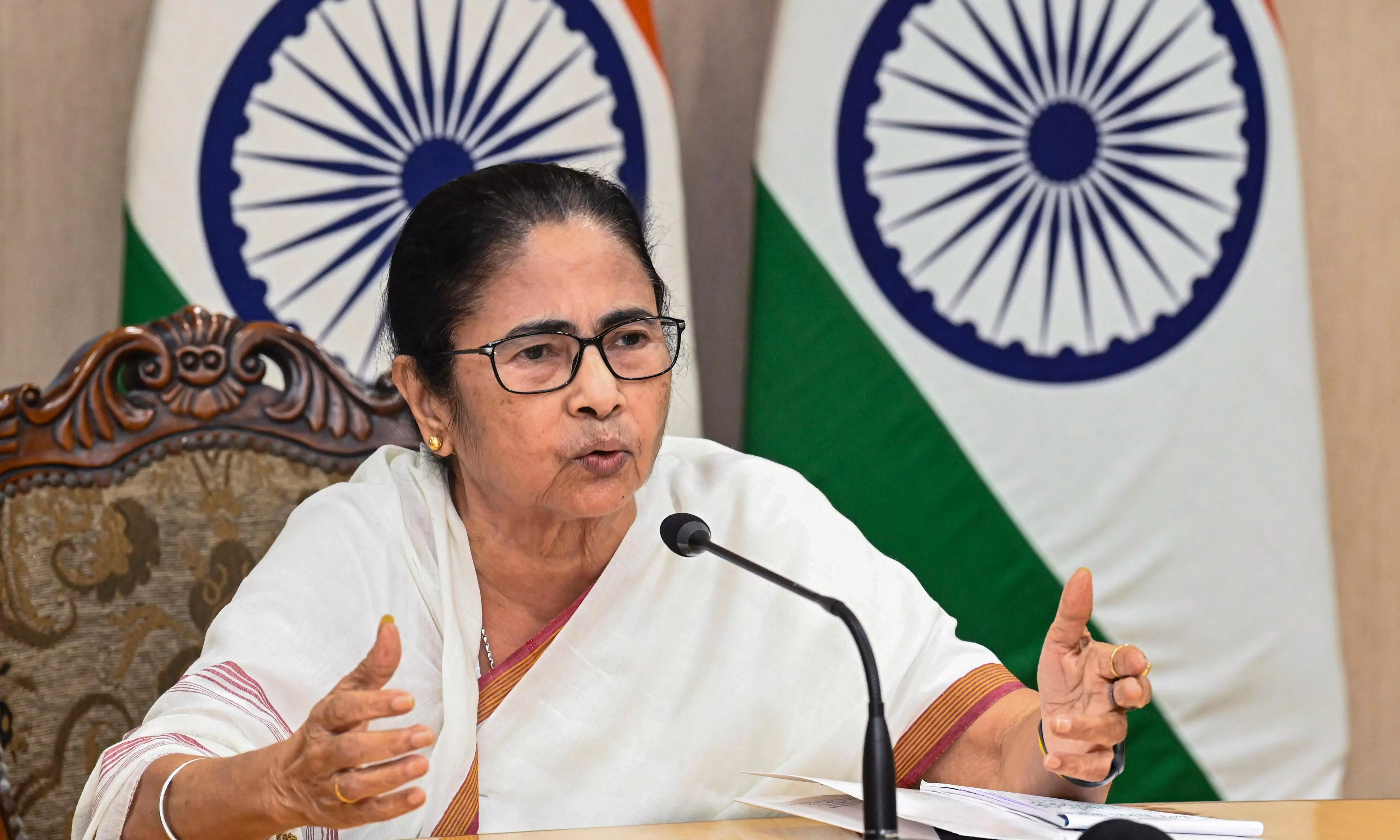 WB Govt Officials Exit DVC, Didi Writes to PM Again Over Flood