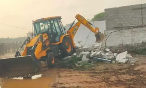 HYDRAA Demolishes Unauthorised Structures in Nallacheruvu, Kukatpally