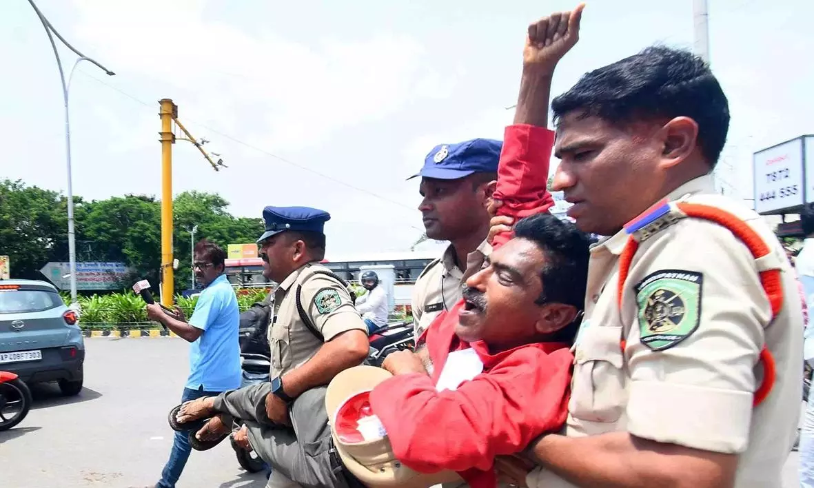 RINL Staff Protest in Front of Admin Bhavan