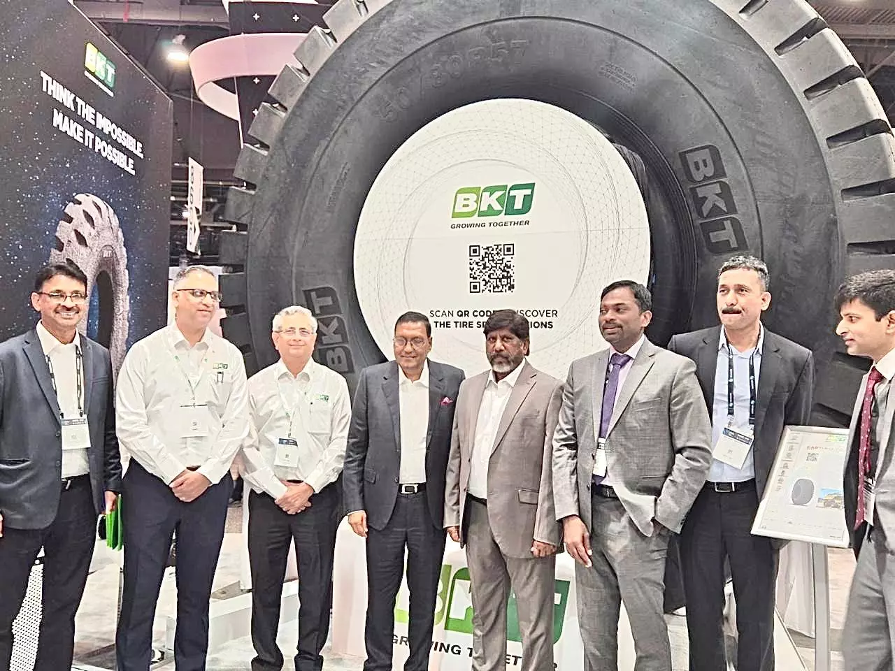 Bhatti visits MINExpo in Las Vegas and interacts with foreign delegates