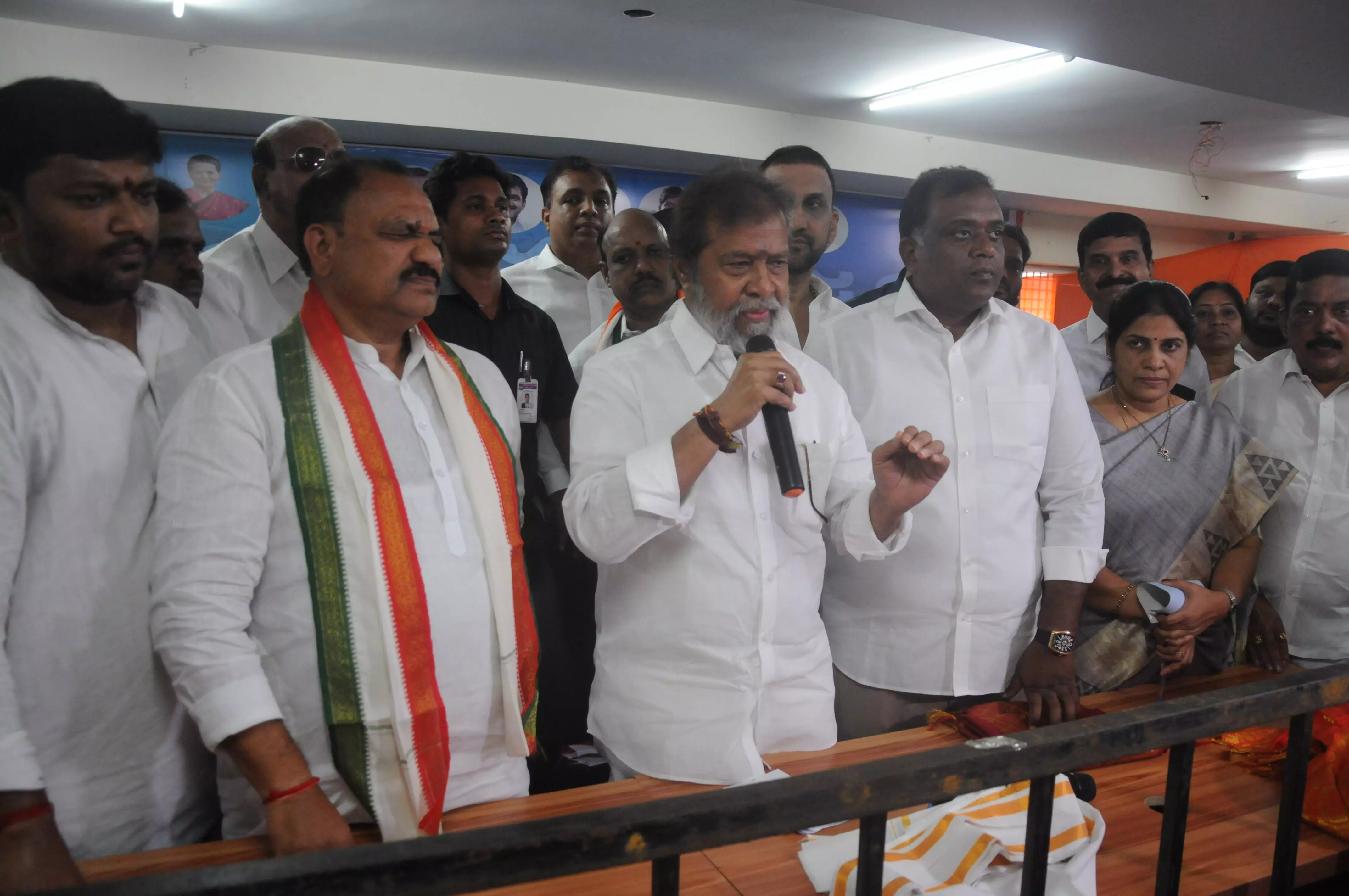 Telangana: Congress’ ‘Meet the Minister’ Gets Positive Start