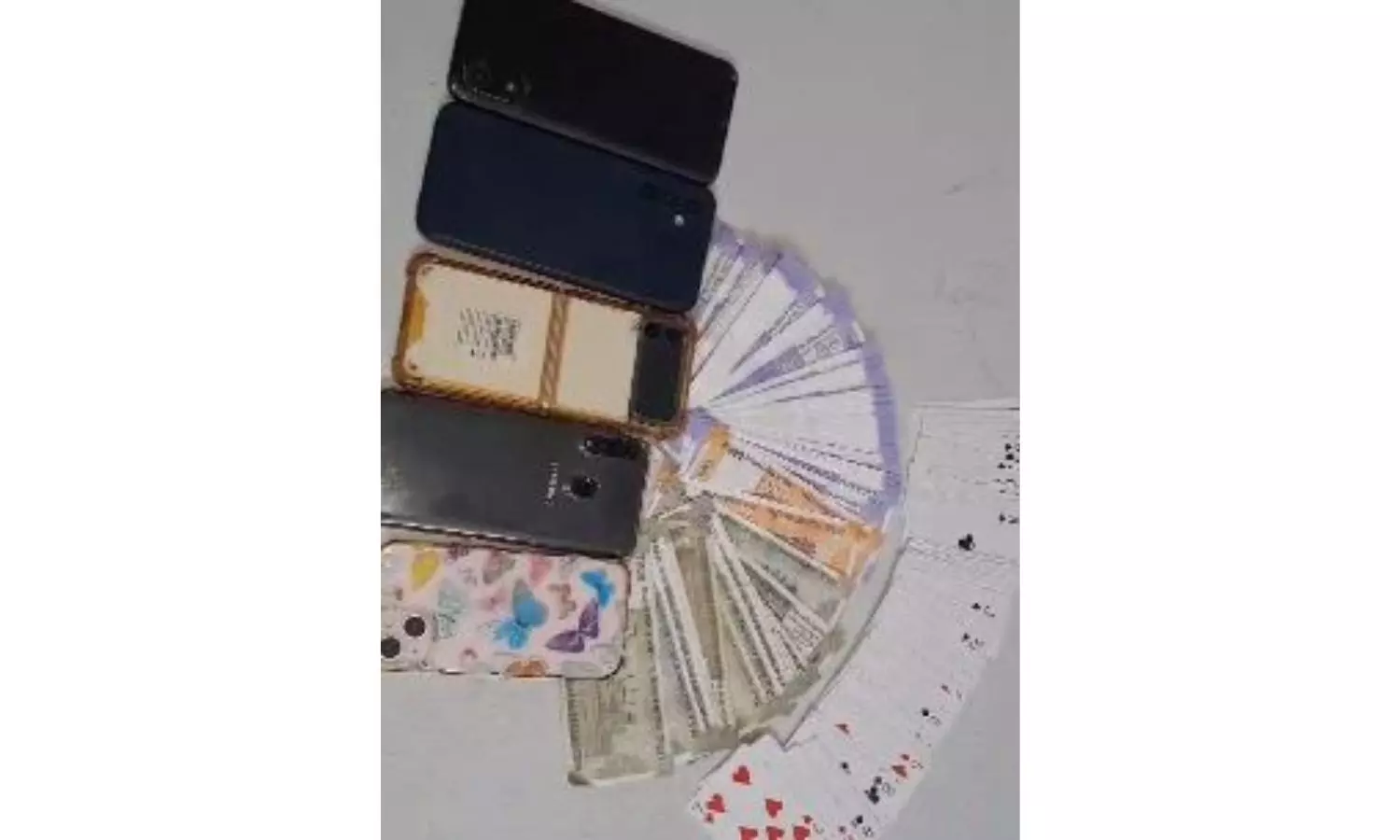 Four women held for playing cards in hospital in Nizamabad