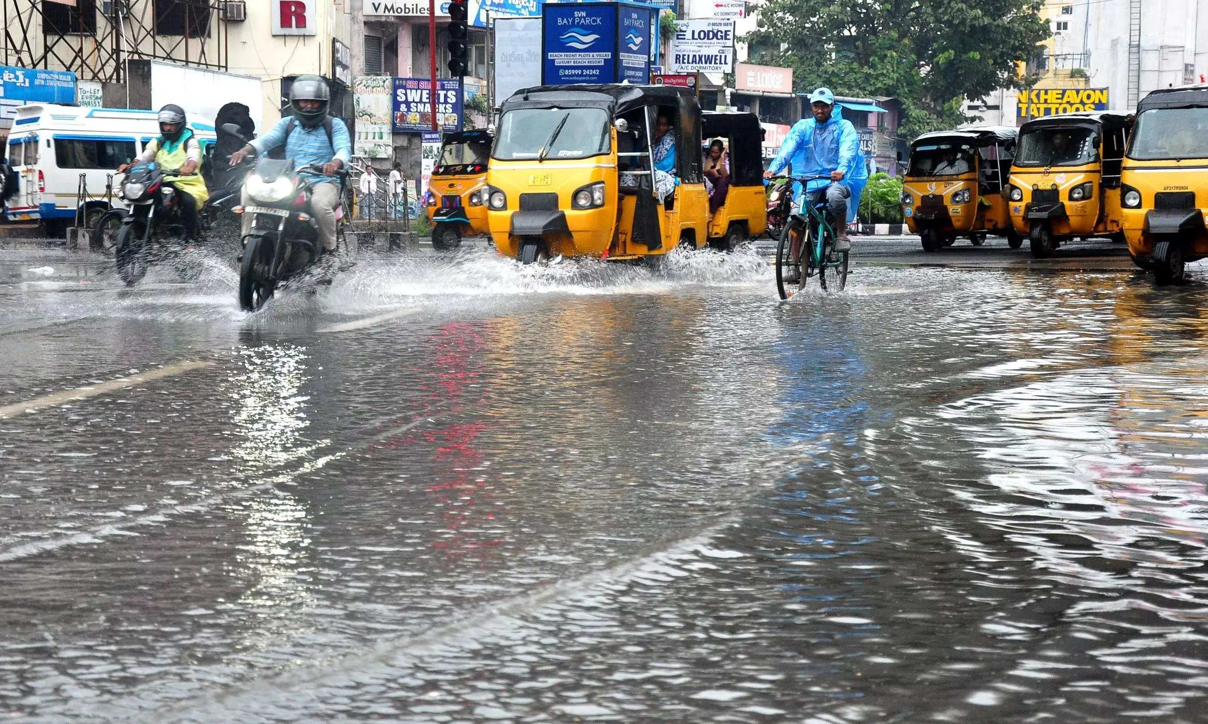 Rain Lashes Many Parts of Ap, Mercury Down Manyam Records 7.7cm, Vizag 5cm