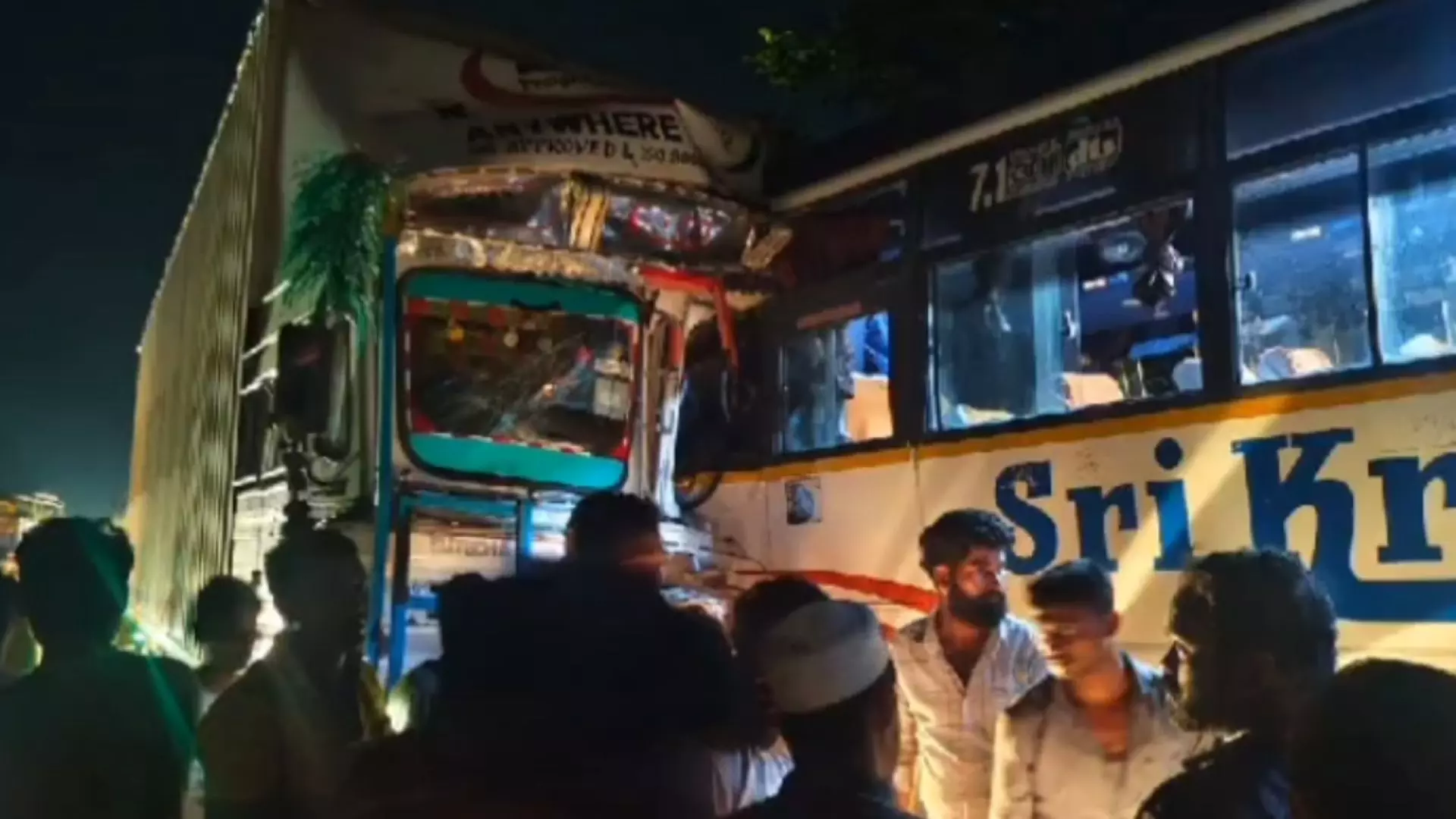 2 dead 11 injured in bus-truck collision