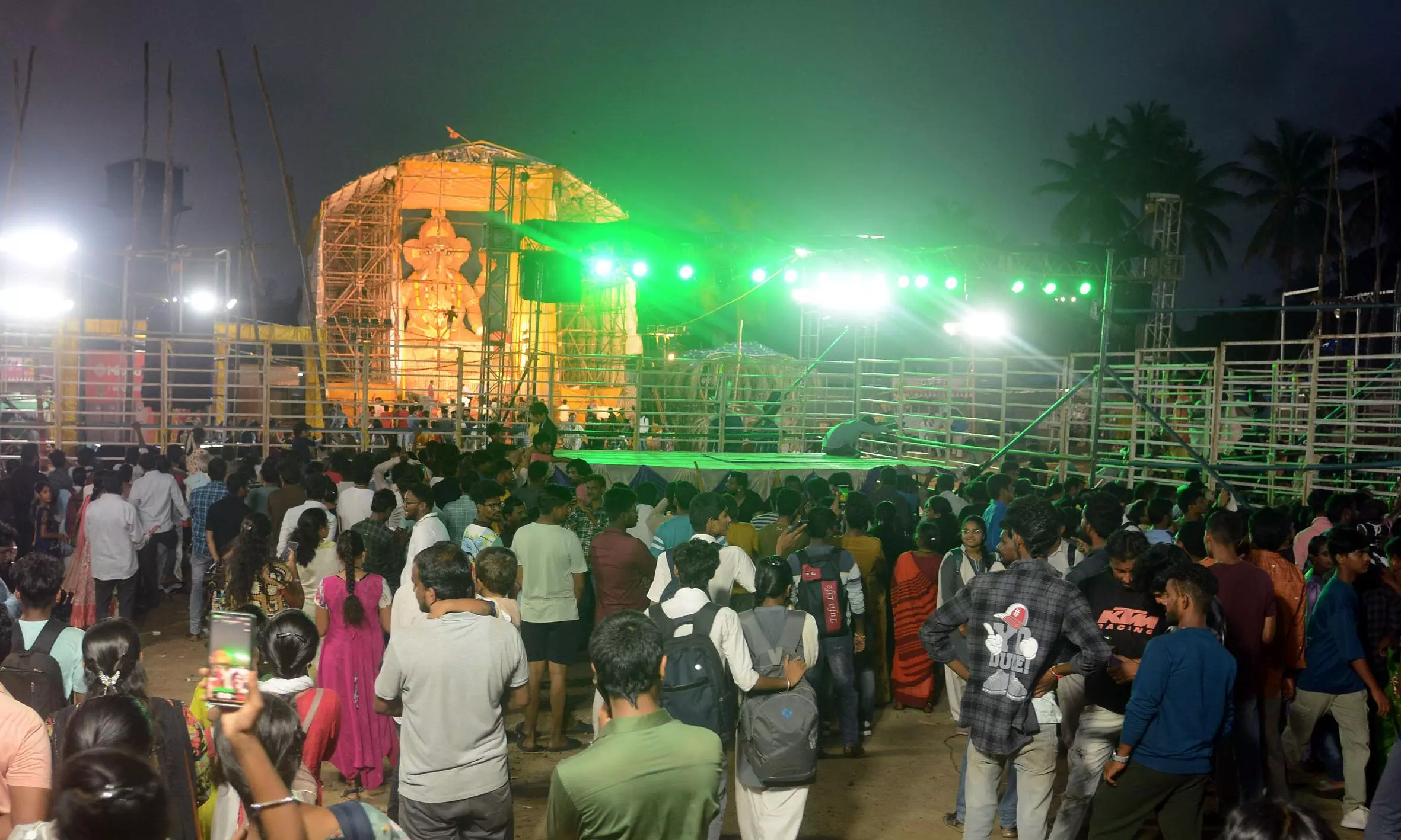 Immersion of Tallest Ganesha Idols Begins in Vizag