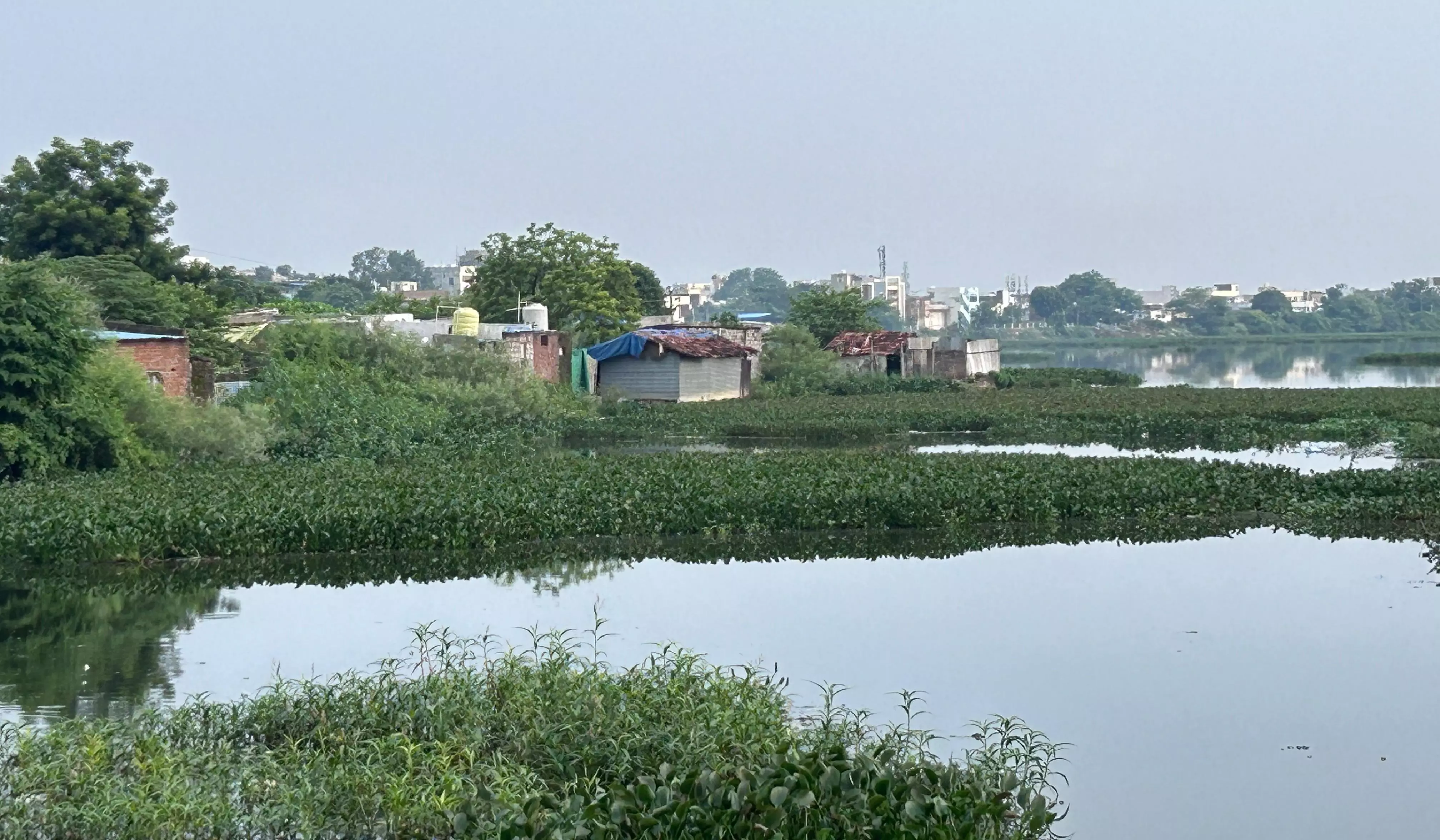 Encroachments in Khanapur tank being identified before razing