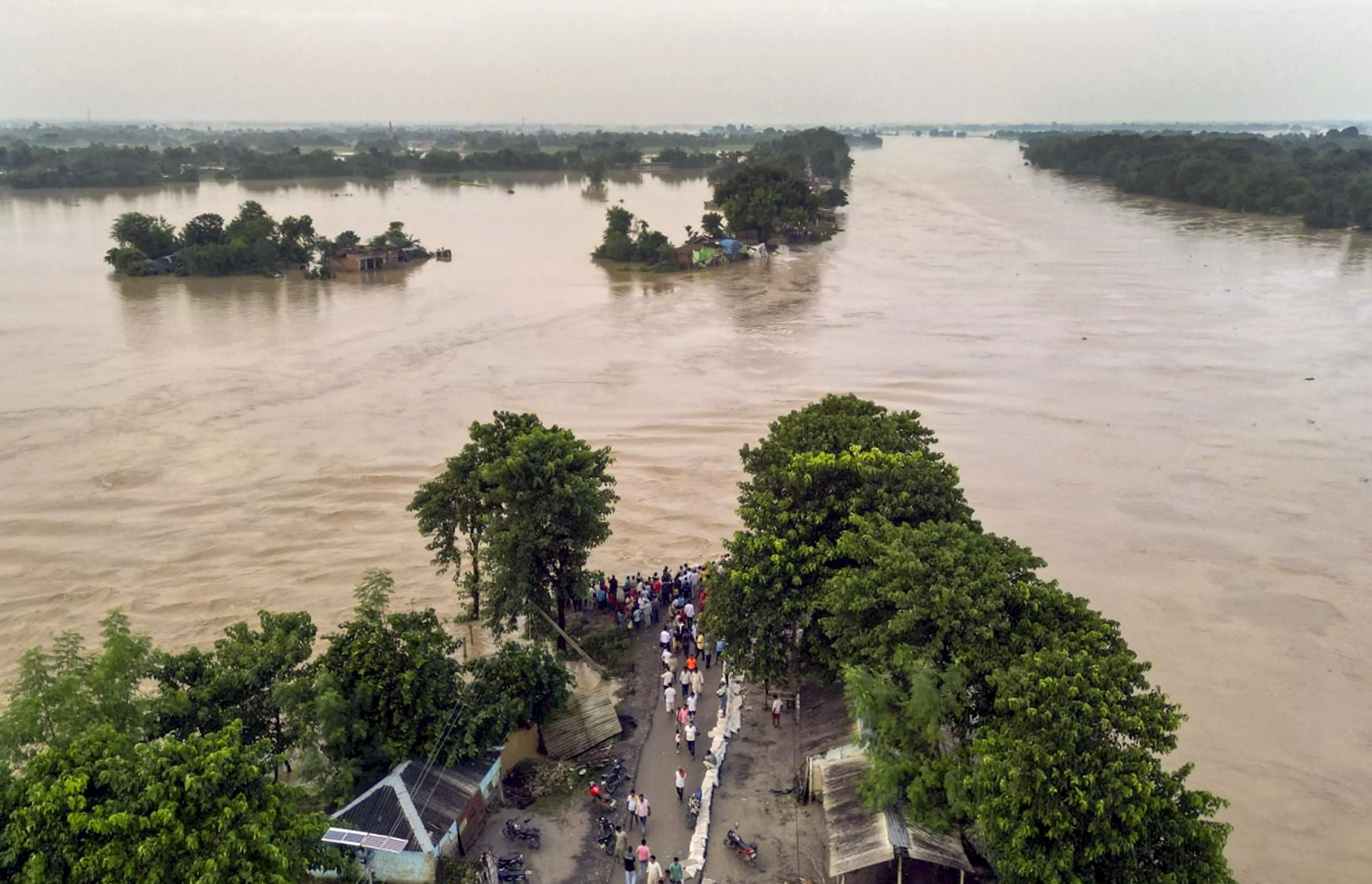 Centre releases Rs 5858.60 crore to 14 flood-affected states