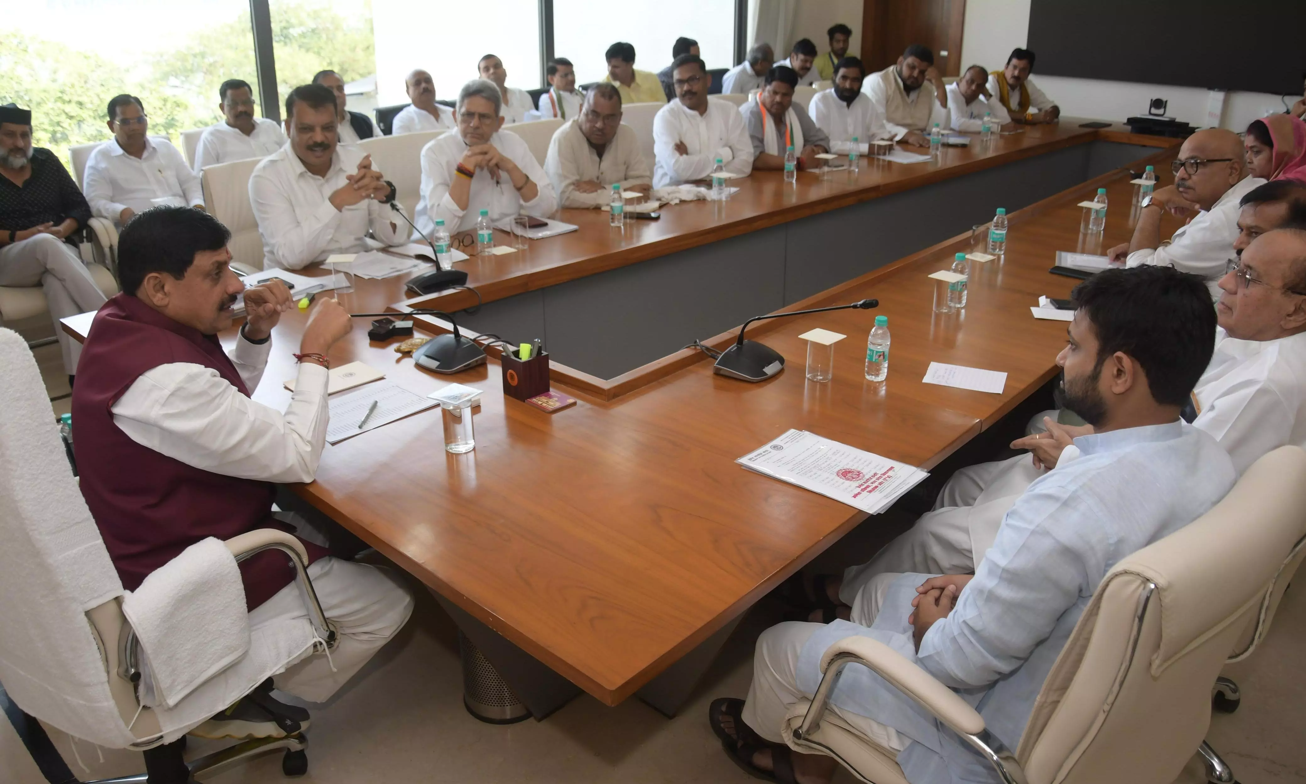 MP: Mohan chairs meeting of Congress MLAs, asks them to prepare roadmap for development of their constituencies