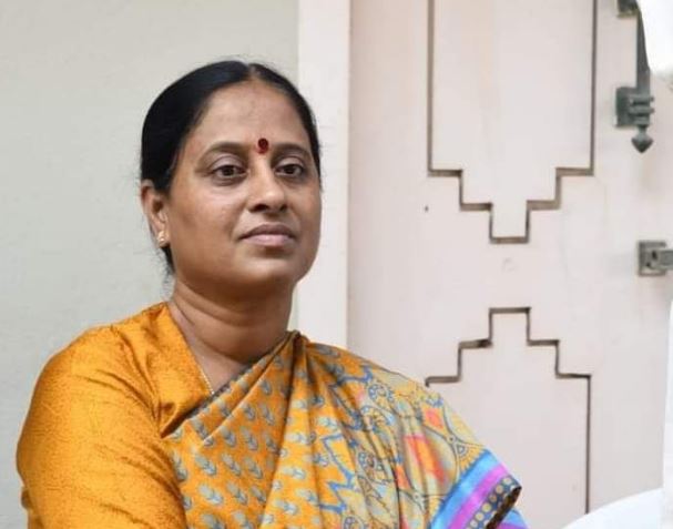 Minister Surekha criticises BRS, defends Congress