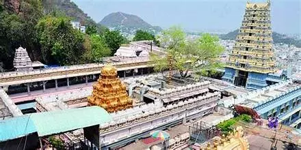 Will ensure smooth darshan at Kanakadurga temple: NTR district Collector