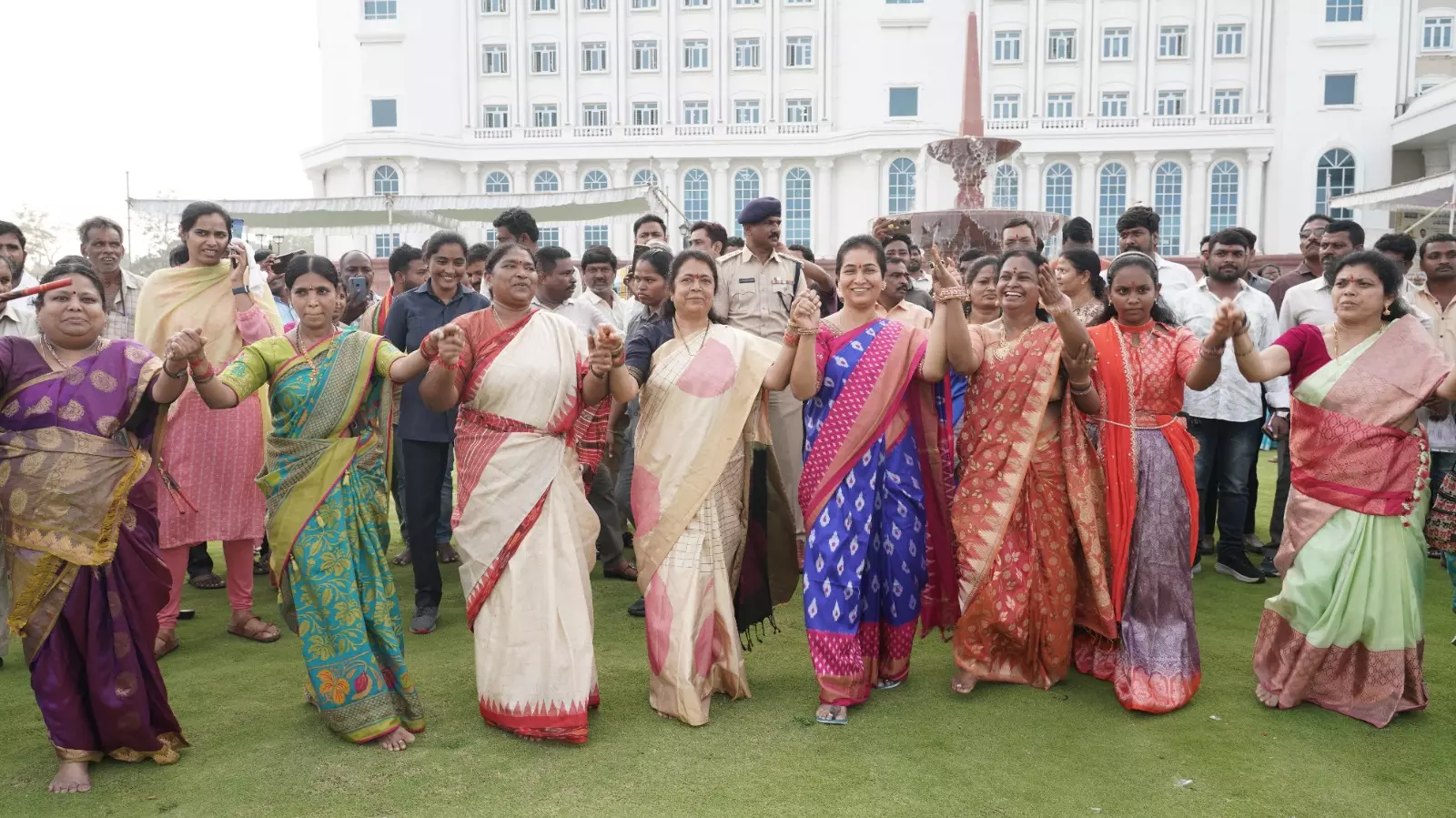 Bhatukamma celebrations organized on spectacular note at Secretariat