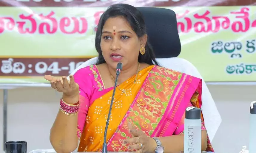 Minister Anitha Lauds Chiefs of APIIC and APMB