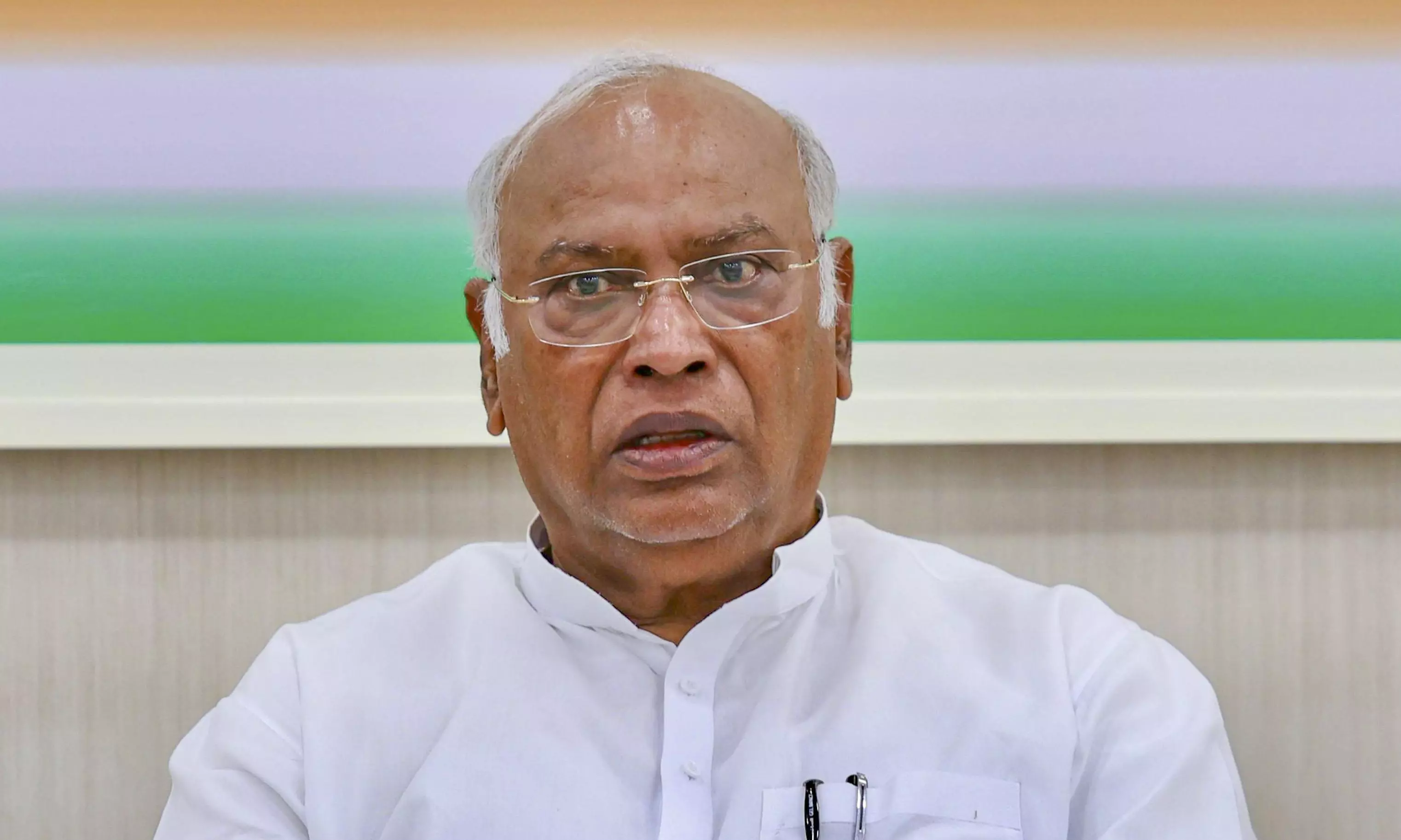 Modinomics Curse on Our Economy: Kharge