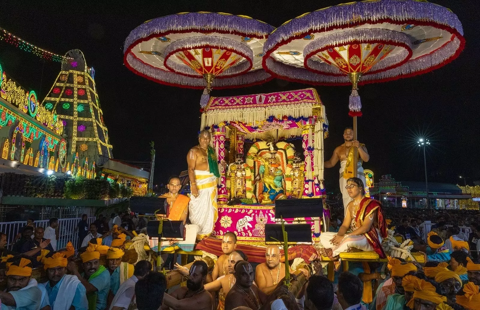 Lord Venkateswara rides lion and pearl chariots on Sunday