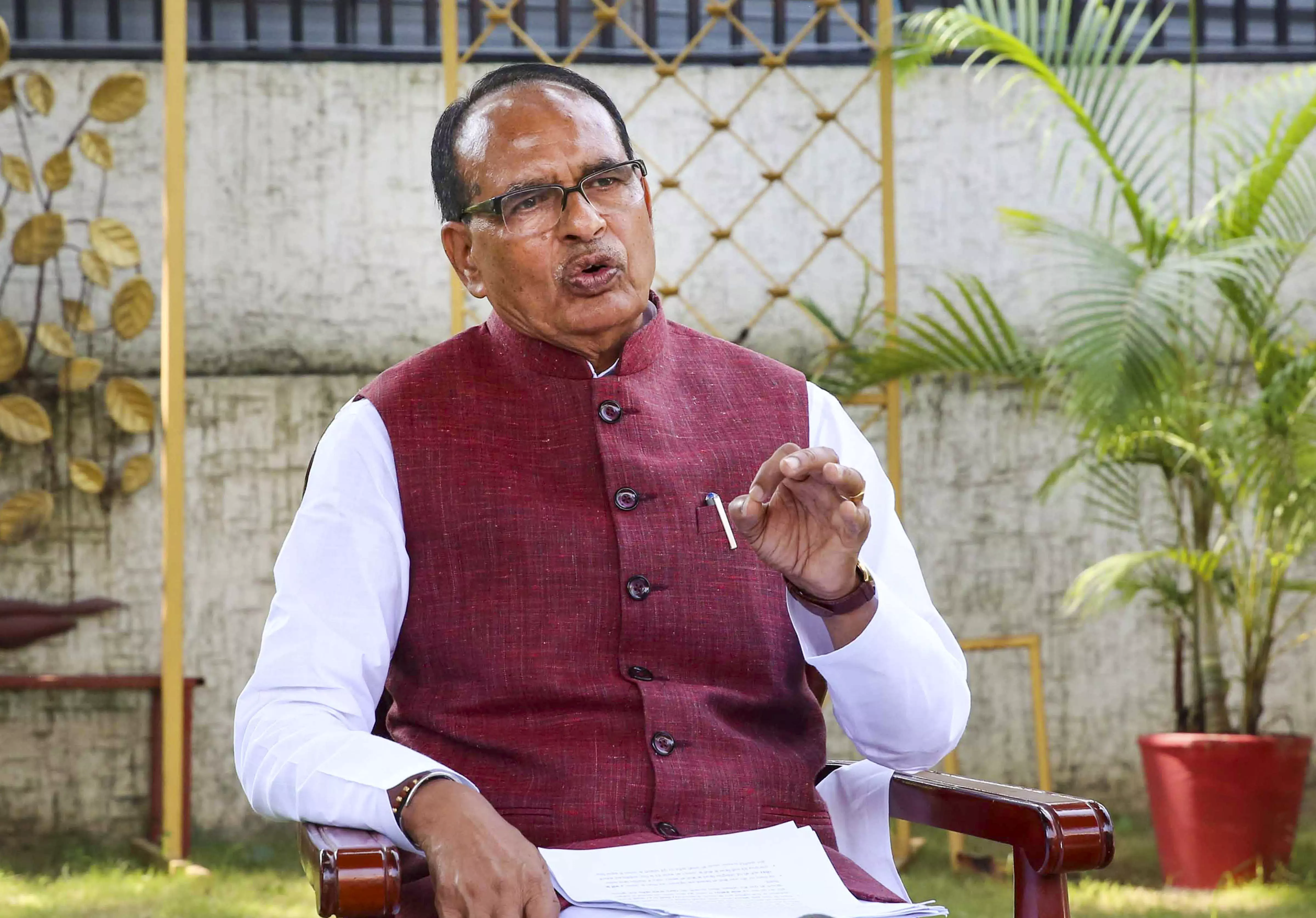 Soren govt favouring infiltrators, will implement NRC in Jharkhand: Shivraj Chouhan