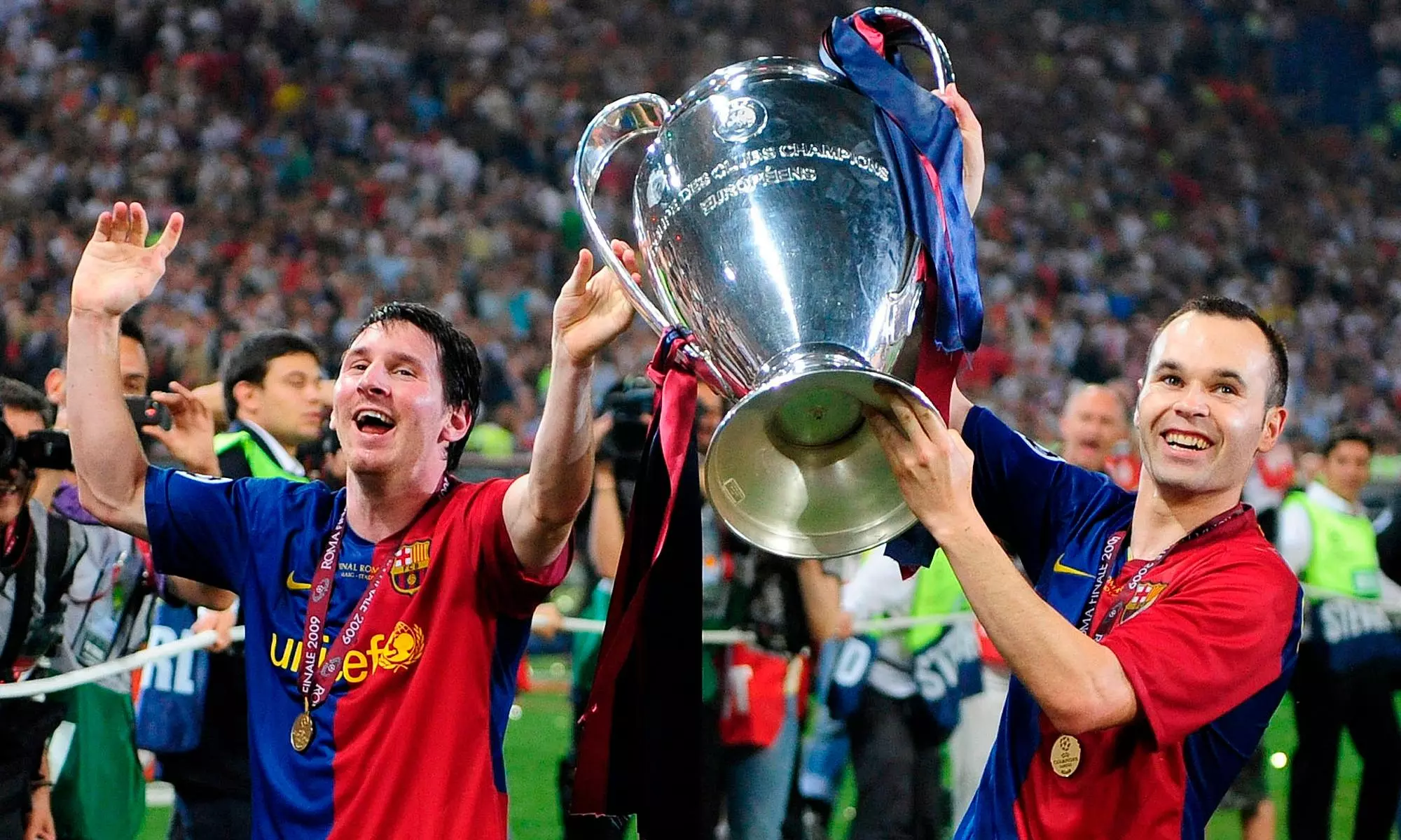 Lionel Messi Pens Heartfelt Note For Andres Iniesta on Retirement