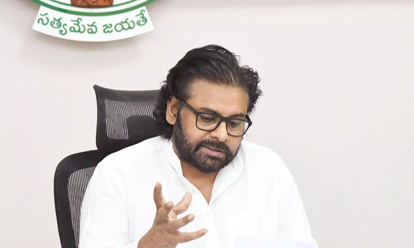 Pawan Asks NGOs, Experts to Help Check Environmental Pollution