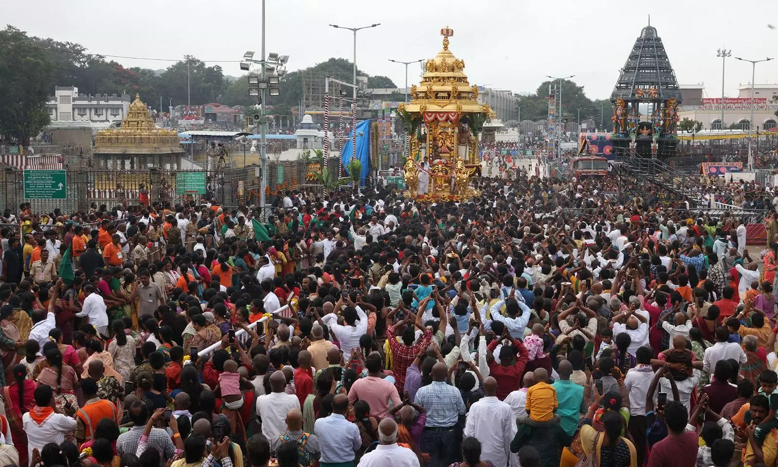 Lord Malayappa Thrills Devotees on Gaja Vahanam