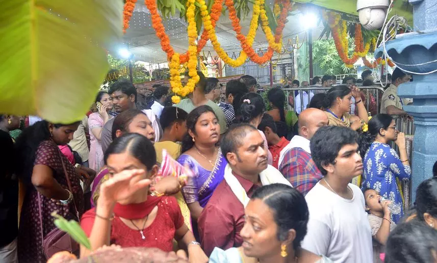 Massive Turnout at Durga Temples in Godavari for Dasara Celebrations