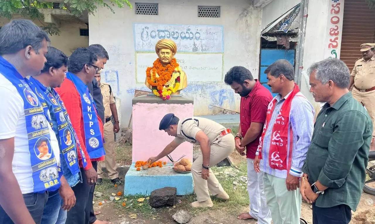 Mahatma Phule’s Statue Vandalised, Reinstalled in Warangal