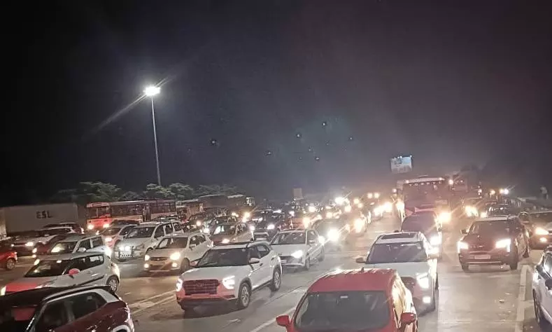 1-km Long Traffic Jam at Panthangi Toll Plaza