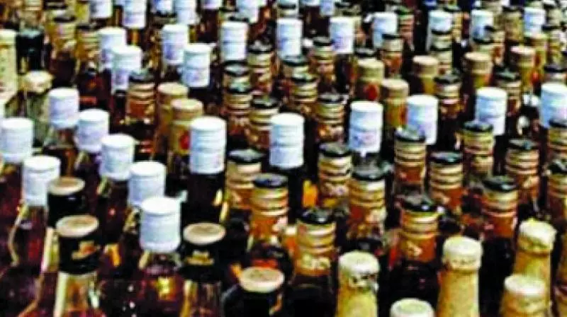 Andhra Pradesh: Karnataka liquor seized in Adoni