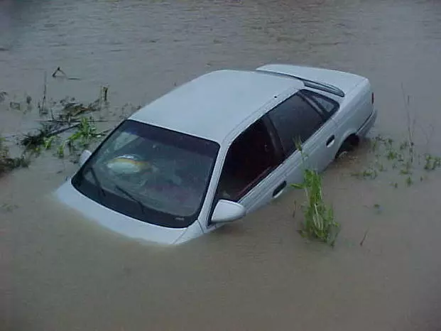 Medak: Seven persons die as car runs into  stream