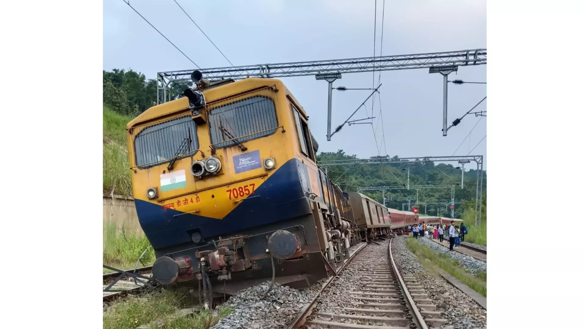 Agartala-Lokmanya Tilak Express derails in Assam