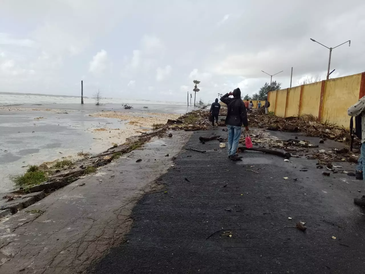 13 houses washed away in Uppada Sea