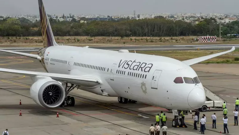 Vistaras Delhi-London flight diverted to Frankfurt after bomb threat