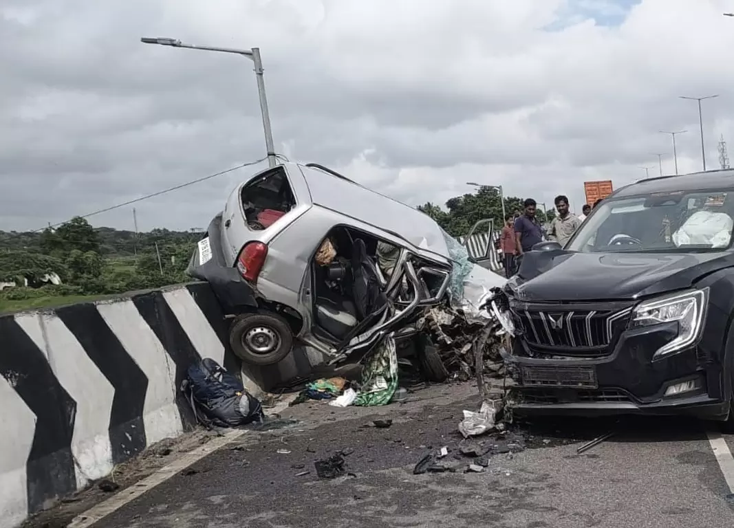 Woman, son die as two cars collide at Andhra-Telangana border