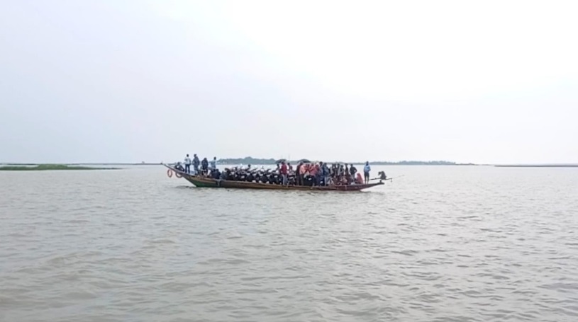 Boat capsizes in Congo, 25 killed, dozens go missing