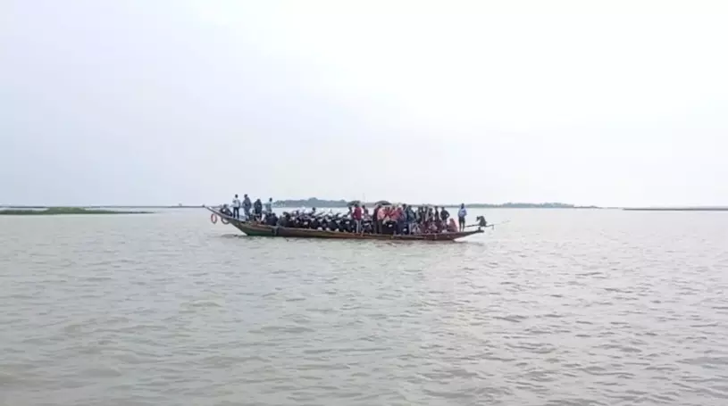 Passengers get tense moments as boat gets stranded in Chilika lake