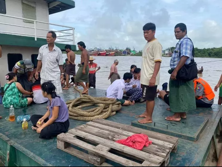 11 bodies recovered after boat sinks off Myanmar