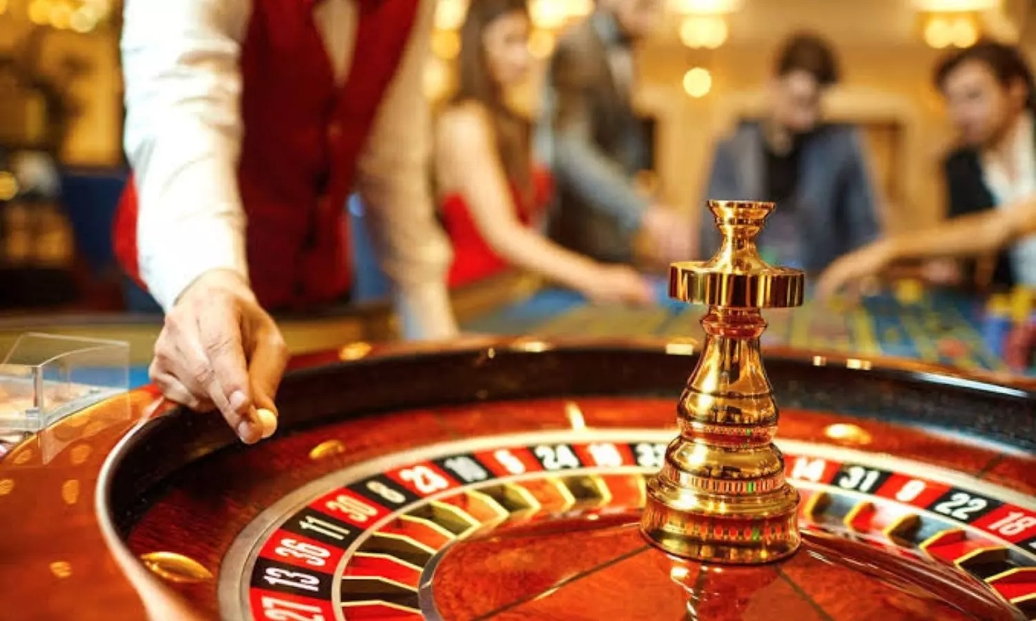 UP: Eight arrested for running illegal casino inside hotel in Meerut