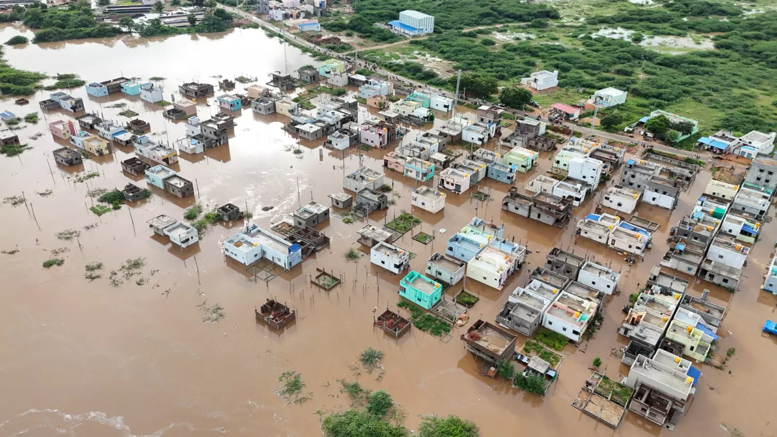 Heavy Rains Block Hyderabad-Bangalore National Highway