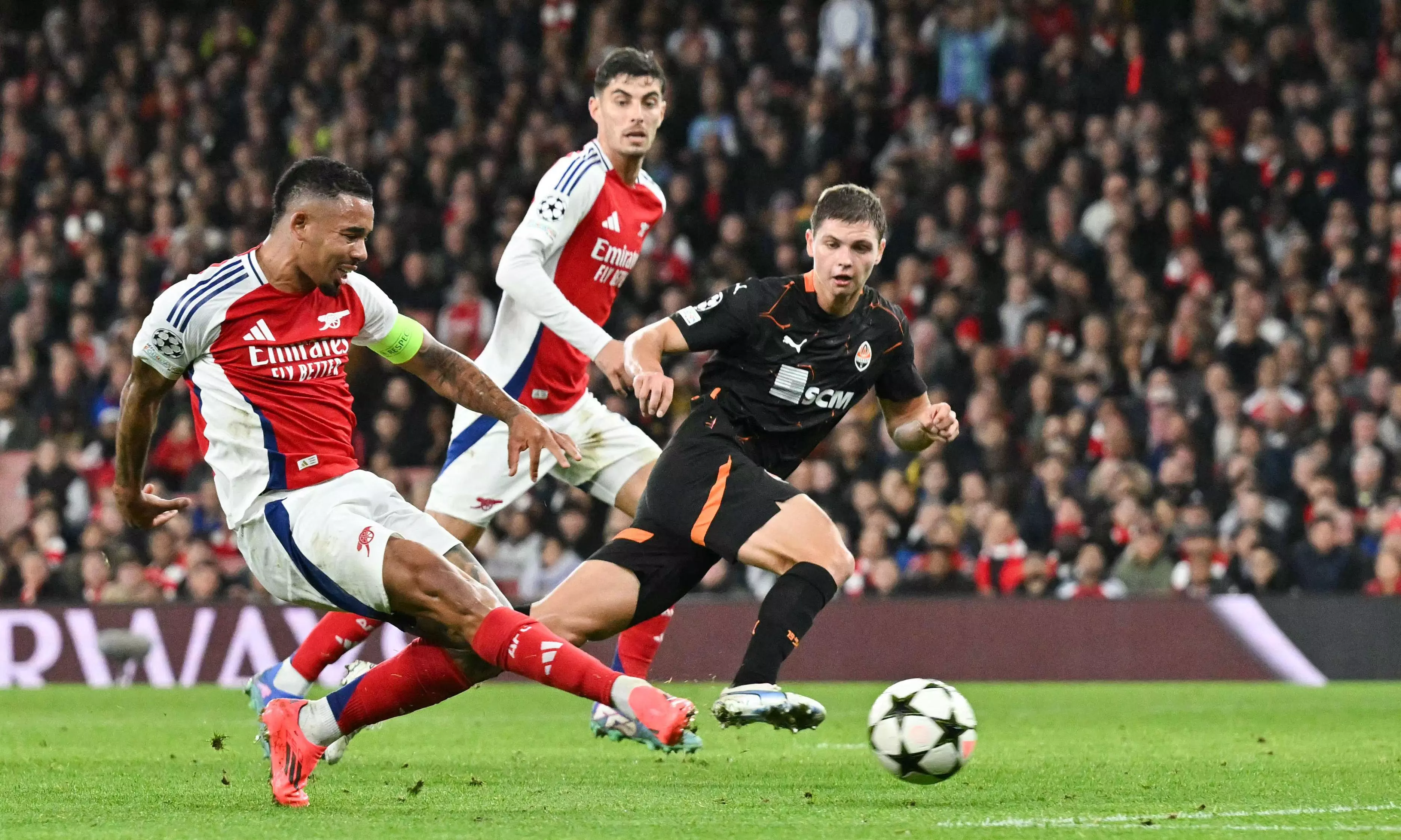 Champions League: Arsenal grind out win over Shakhtar