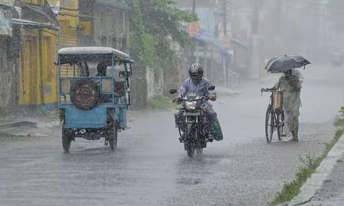 IMD issues red alert for four districts in Tamil Nadu