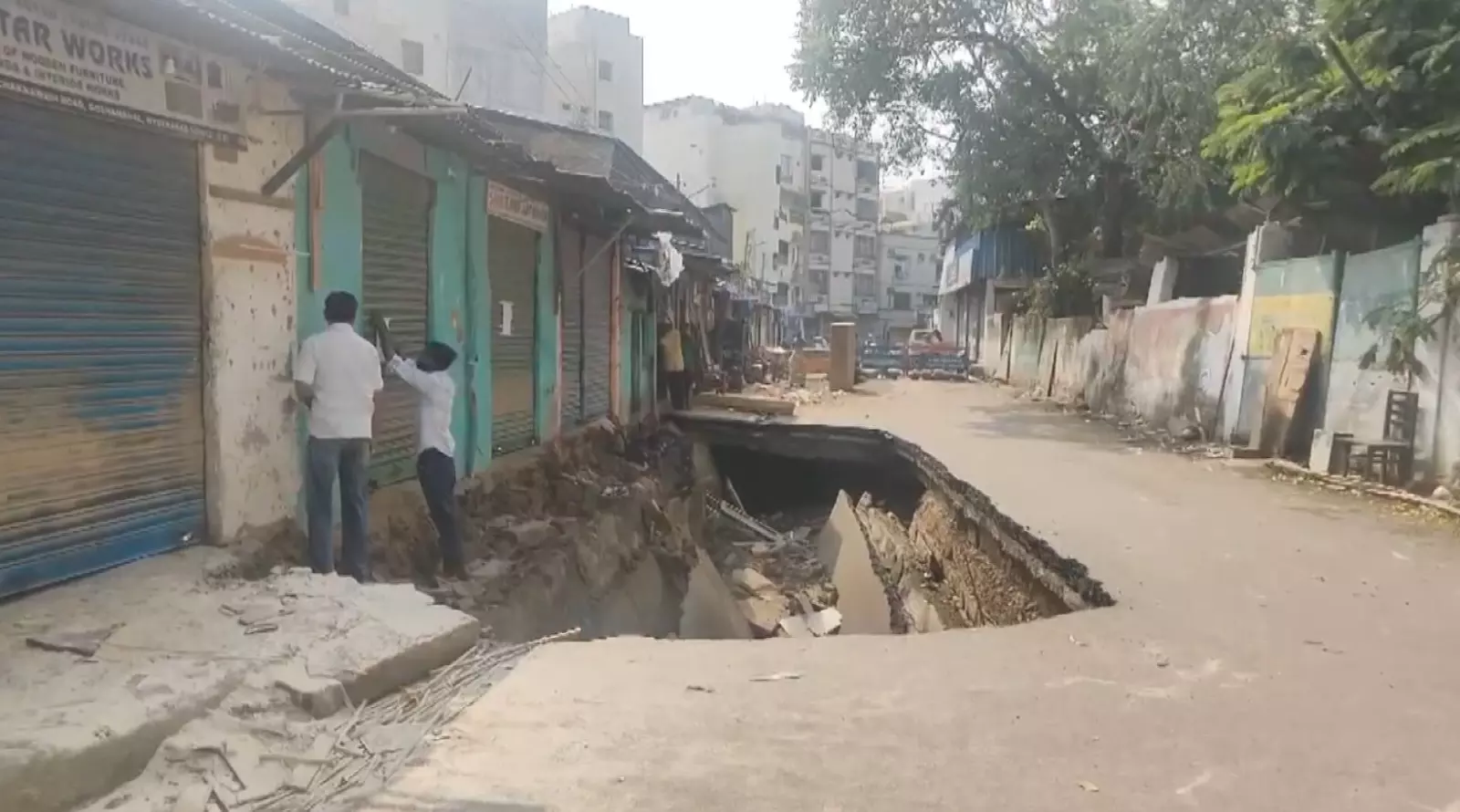 Road caves in after sewerage pipeline in Goshamahal collapsed