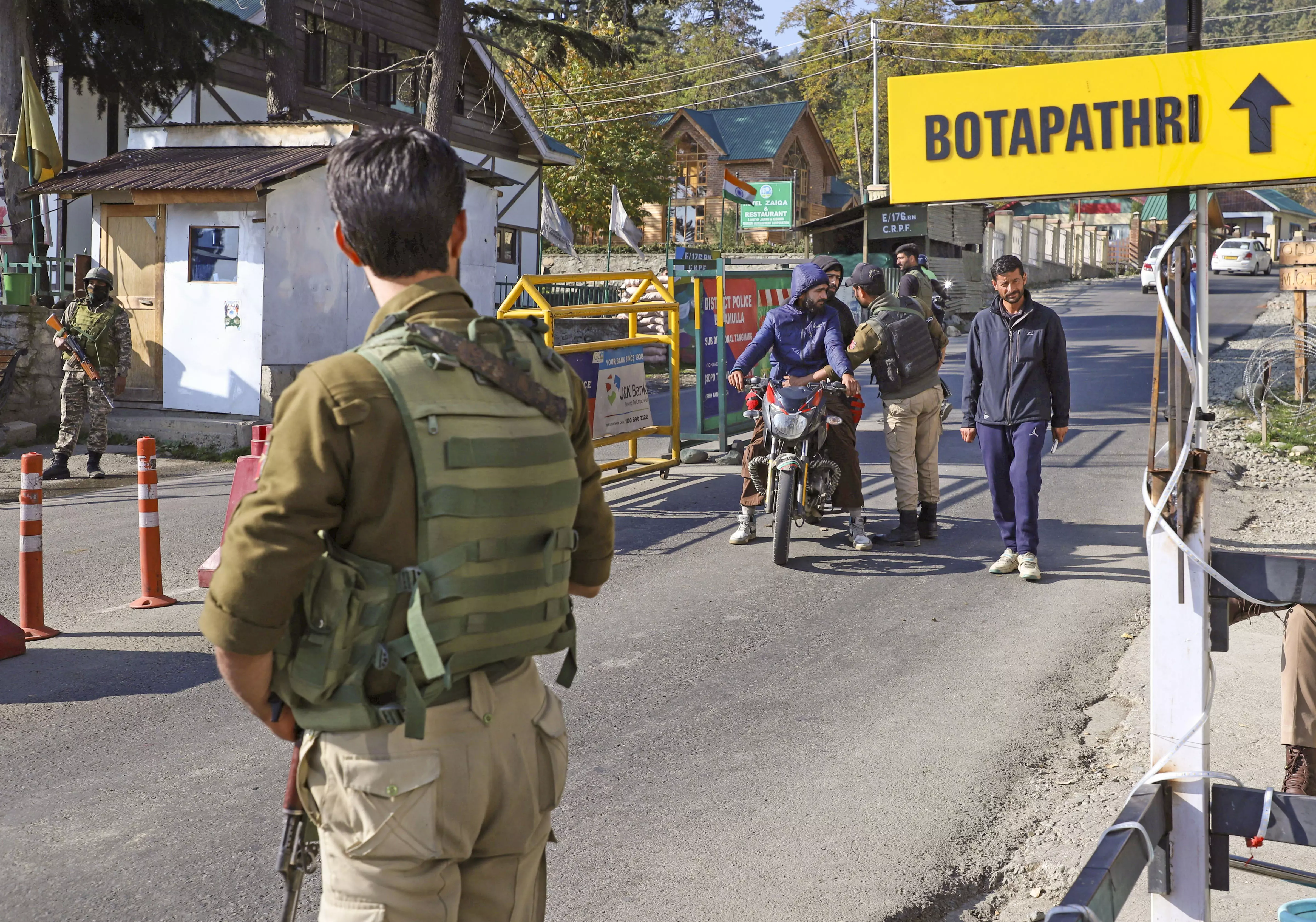 Indian Army Launches Search Operation in Gulmarg Following Terror Attack