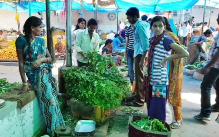 Rythu bazaar farmers stage bandh