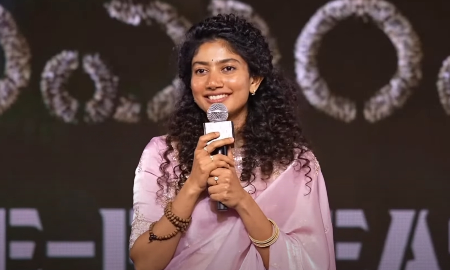 Sai Pallavi shuts troll like a pro; responds to rumours