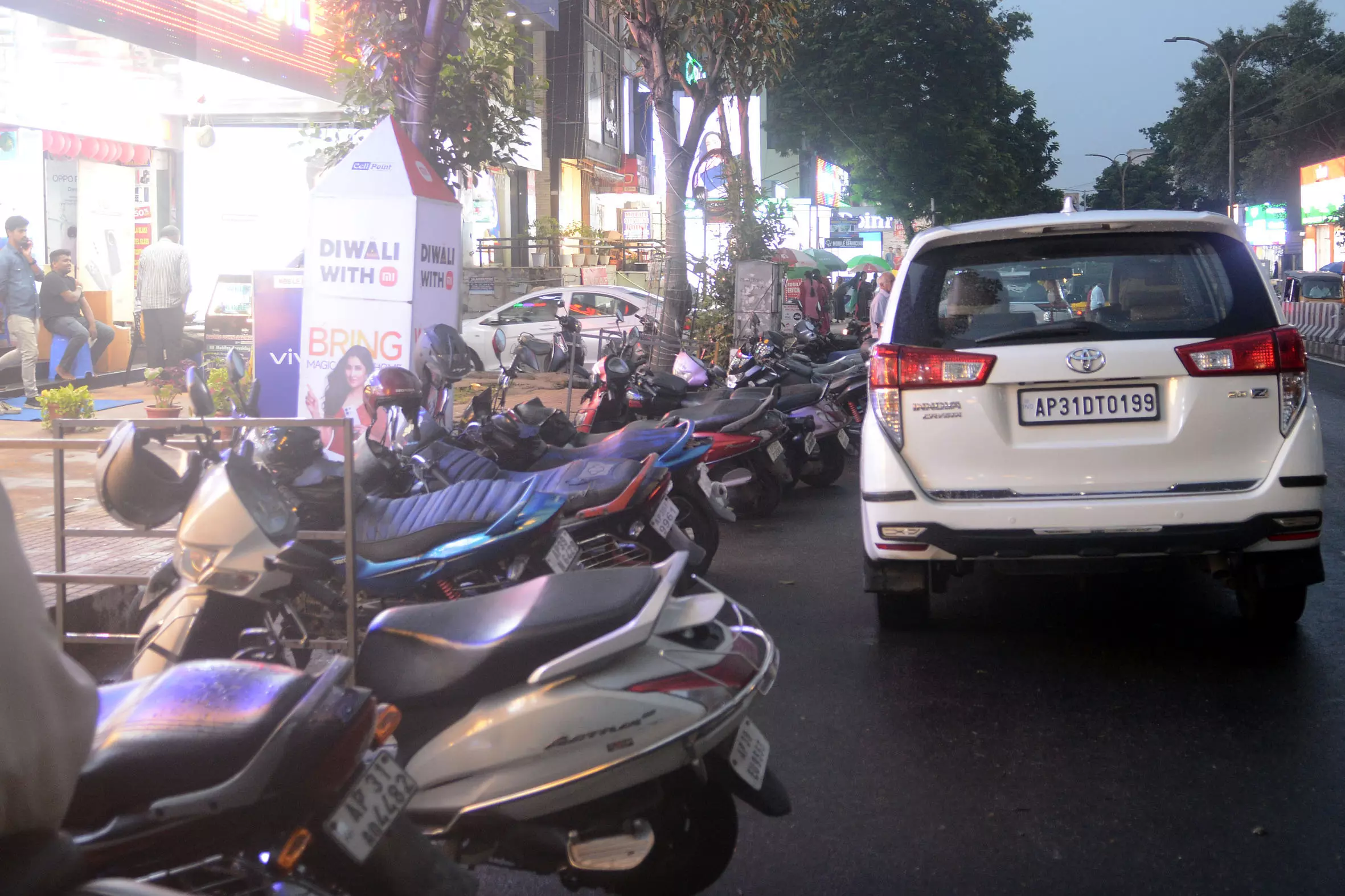 Traffic Woes Plague Vizag as City Tackles Parking Crisis