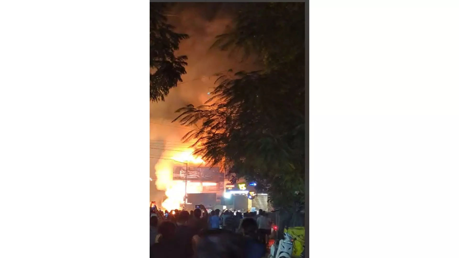 Major fire mishap at Hanuman Tekdi in Hyderabad